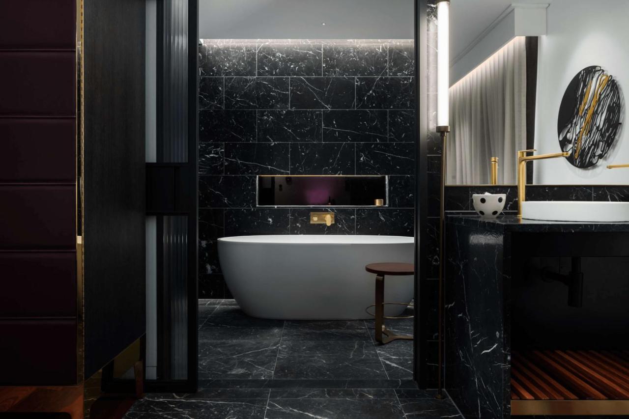 Qt Perth Hotel Екстериор снимка Bathroom