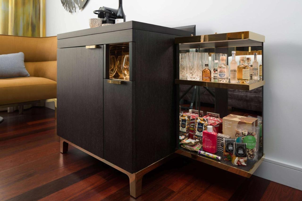 Qt Perth Hotel Екстериор снимка A bar cabinet