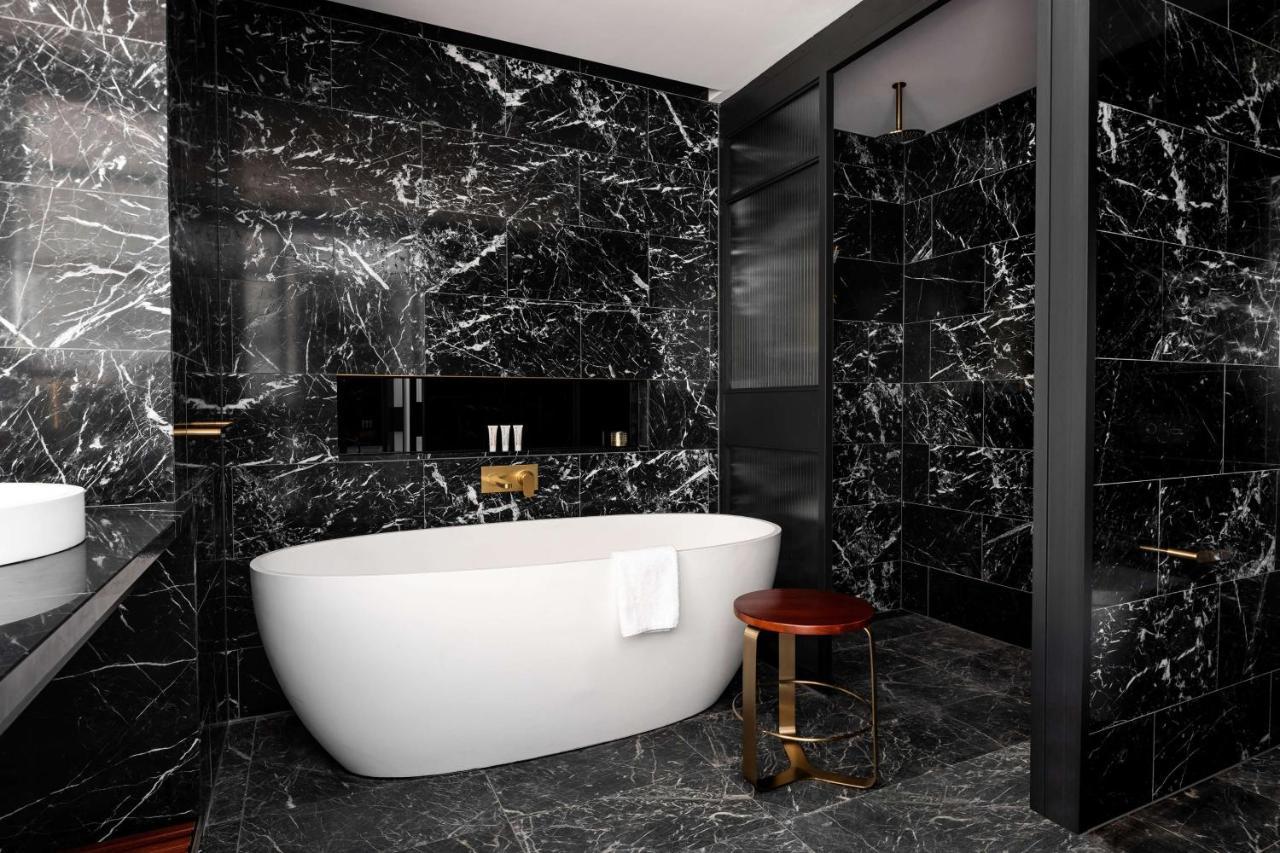 Qt Perth Hotel Екстериор снимка Bathroom