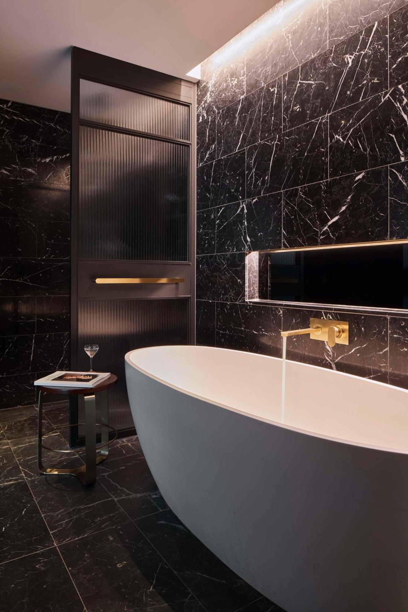 Qt Perth Hotel Екстериор снимка Bathroom